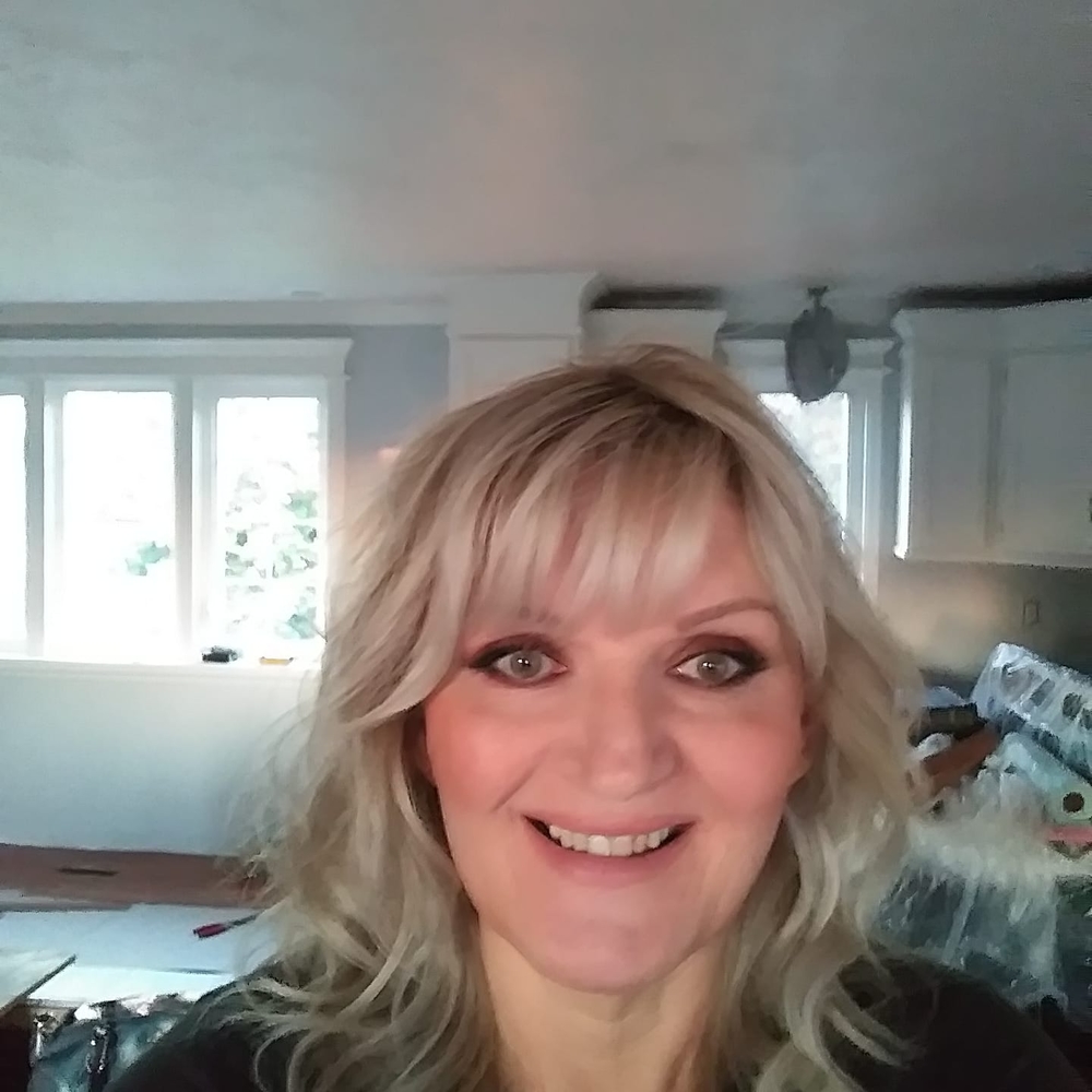 Meet your Posher, Elaine